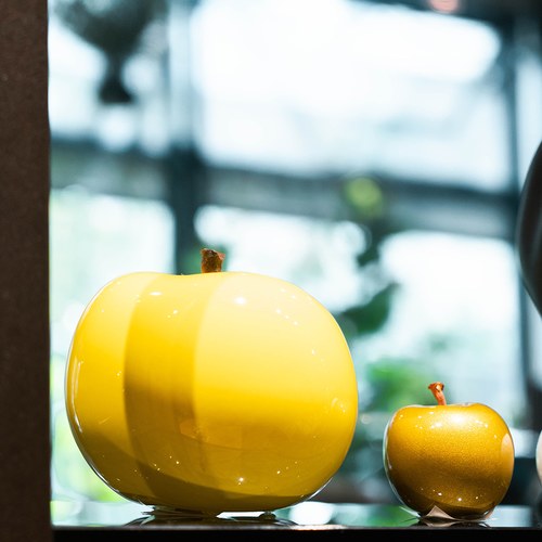 德國BULL＆STEIN 毛茛花黃陶瓷釉光蘋果雕塑 (室內、直徑12公分)