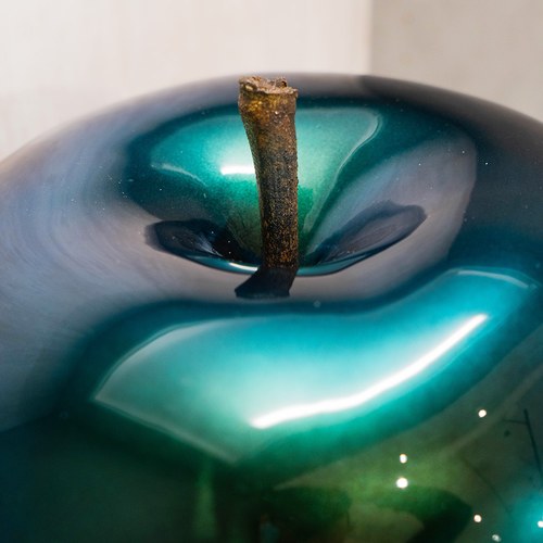 德國BULL＆STEIN 北極光色陶瓷釉光蘋果雕塑 (直徑39公分)