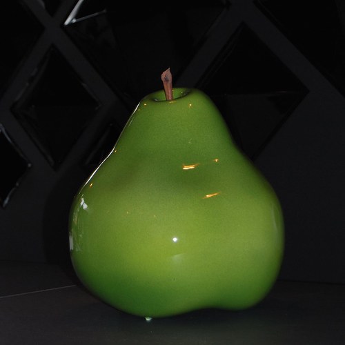 德國BULL＆STEIN 綠色陶瓷釉光梨子雕塑 (室內、直徑12公分)