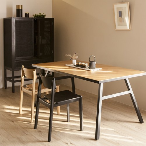 丹麥Sketch Poise典藏實木可堆疊單椅(墨黑)