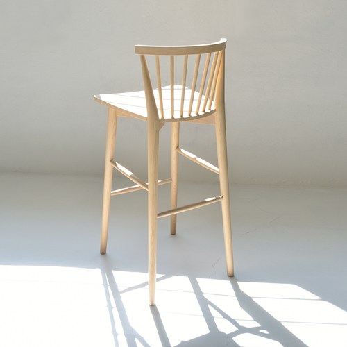 丹麥Sketch 鏤空椅背高腳吧台椅 (橡木)