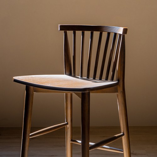 丹麥Sketch 鏤空椅背吧台椅 (深橡木)