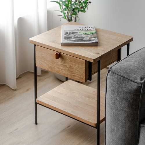 丹麥Sketch Feya 俐落金屬腳方形邊桌(橡木)