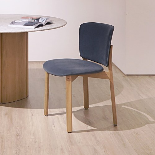 丹麥Sketch Pinta寬厚椅背單椅 (瀝青色貓爪布)