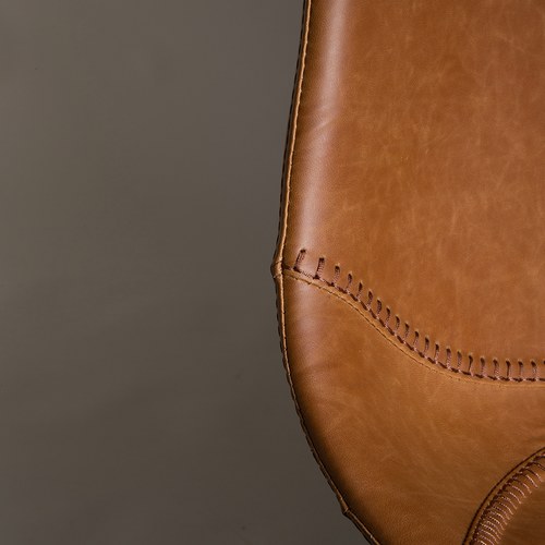 荷蘭Zuiver 二縫線皮革中島椅 (棕)