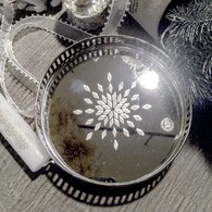 丹麥LeneBjerre 鏤空銀雕鏡射托盤(直徑16公分)