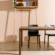 荷蘭Zuiver 倒角設計餐桌(胡桃木、長180公分)