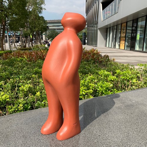 比利時Gardeco 經典觀賞者陶瓷雕塑 (酒紅色、高38cm)