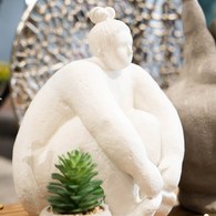 丹麥Lene Bjerre 相撲力士雕塑擺飾 (白、屈膝)