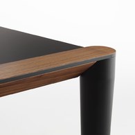 義大利HORM BOLERO奈米錐形腳餐桌 (黑)